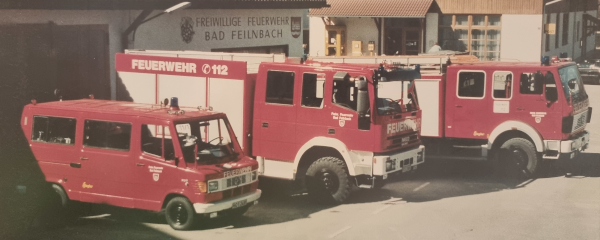 der Fuhrpark 1995 bestehend aus Merzedes-Bus, Löschfahrzeug und Tanklöschfahrzeug