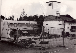 Umbau des Feuerwehrhauses 1997, Foto der Baustelle ohne Dach